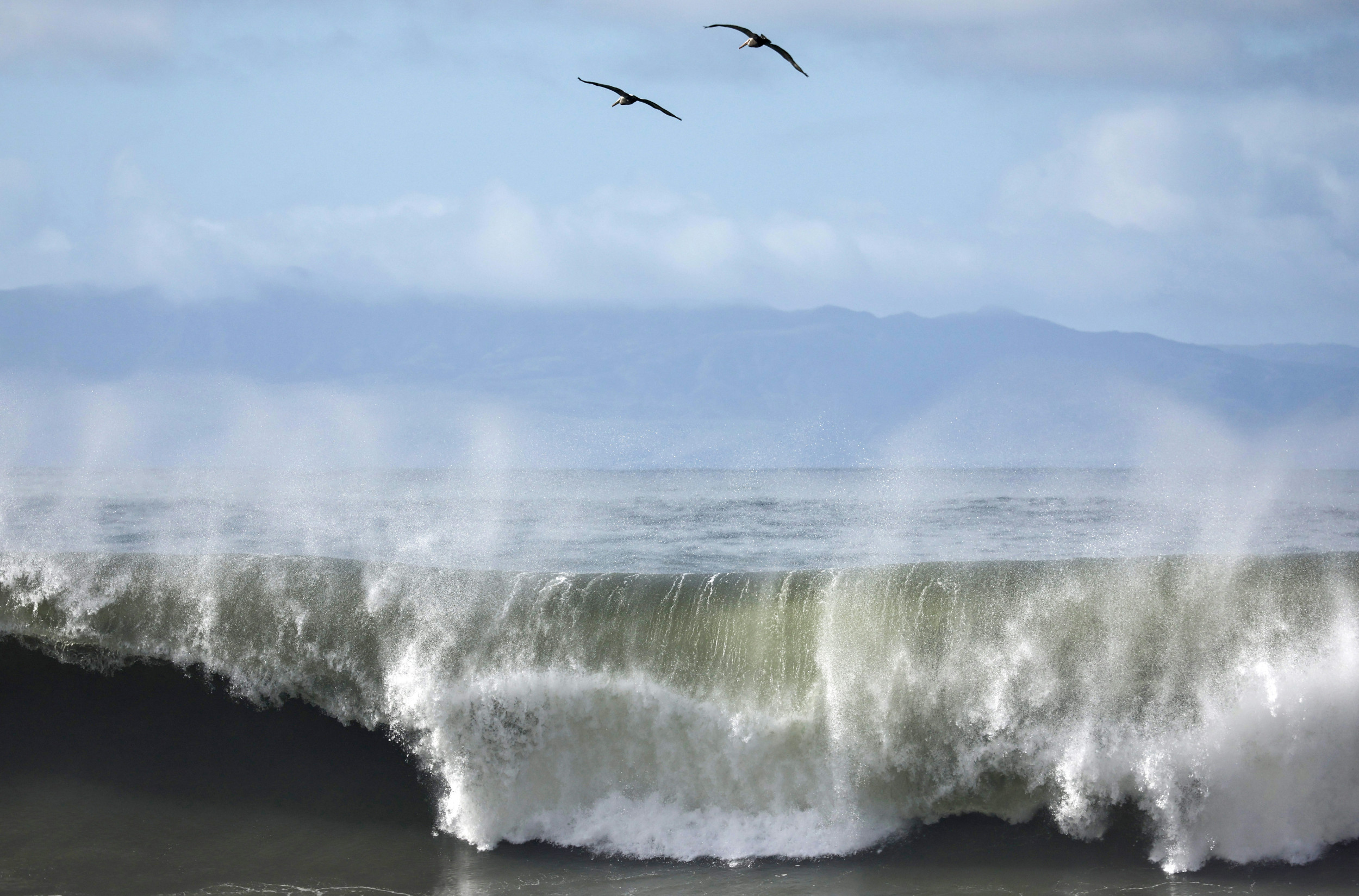 big waves in california 0025