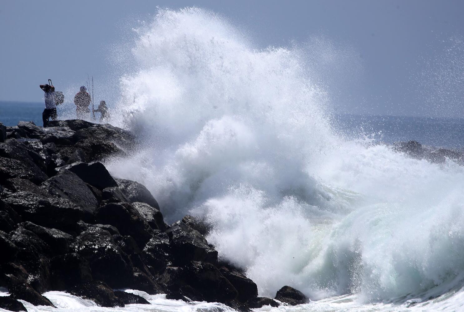 big waves in california 0027