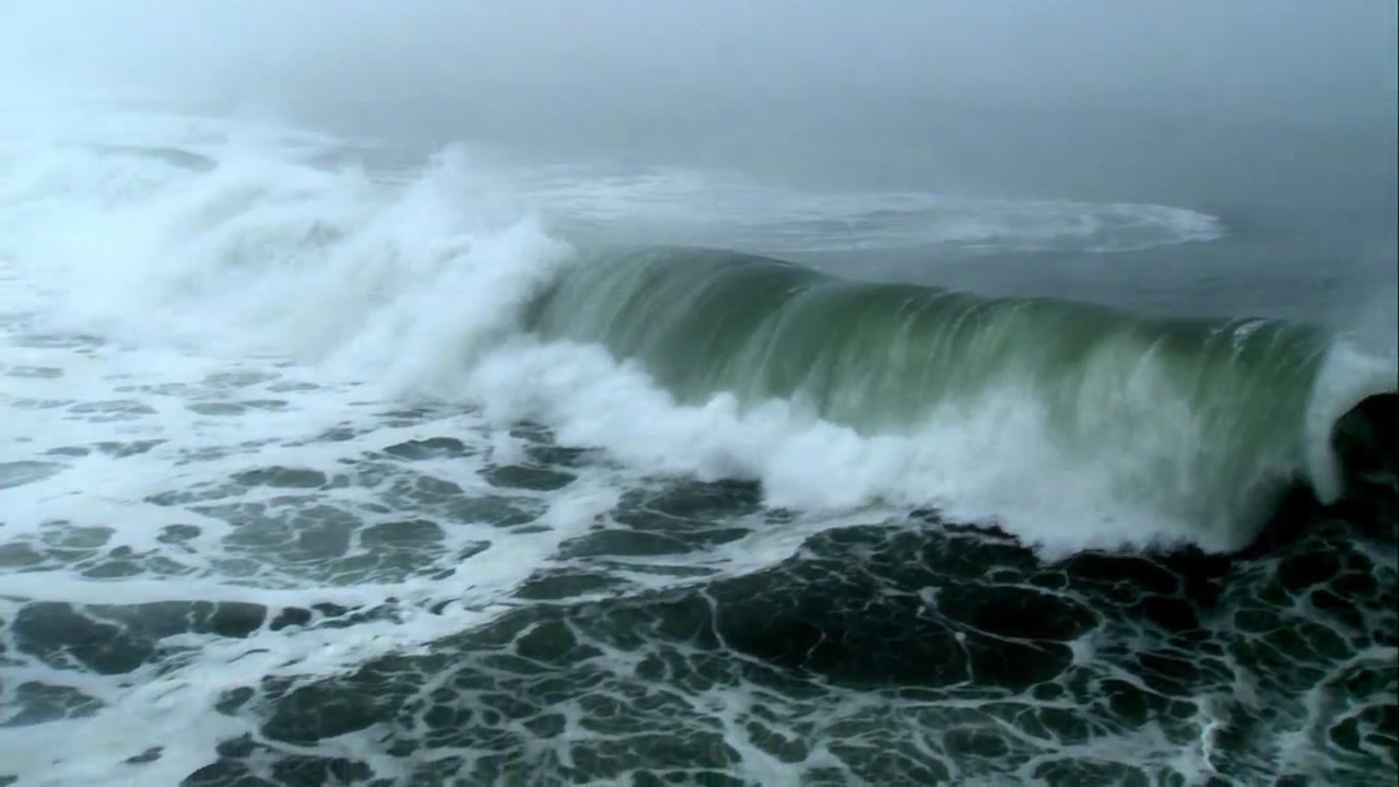 big waves in california 0049
