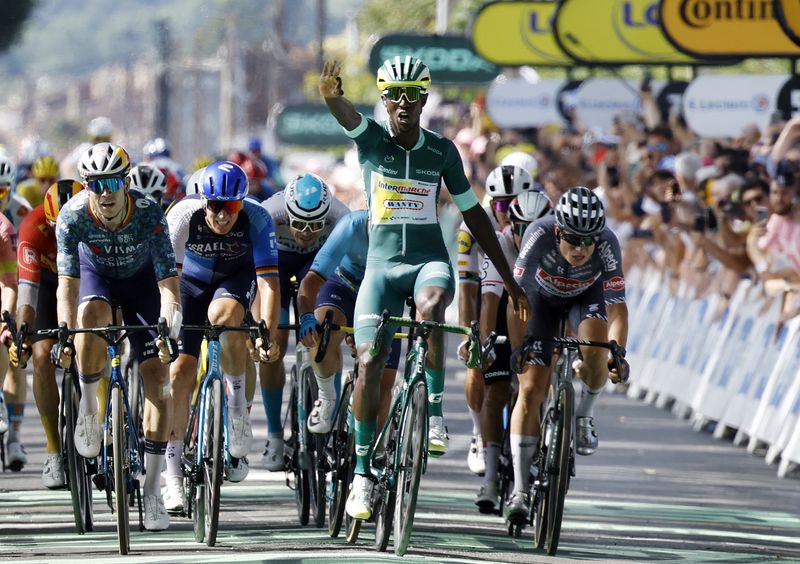 Biniam Girmay cycling news.