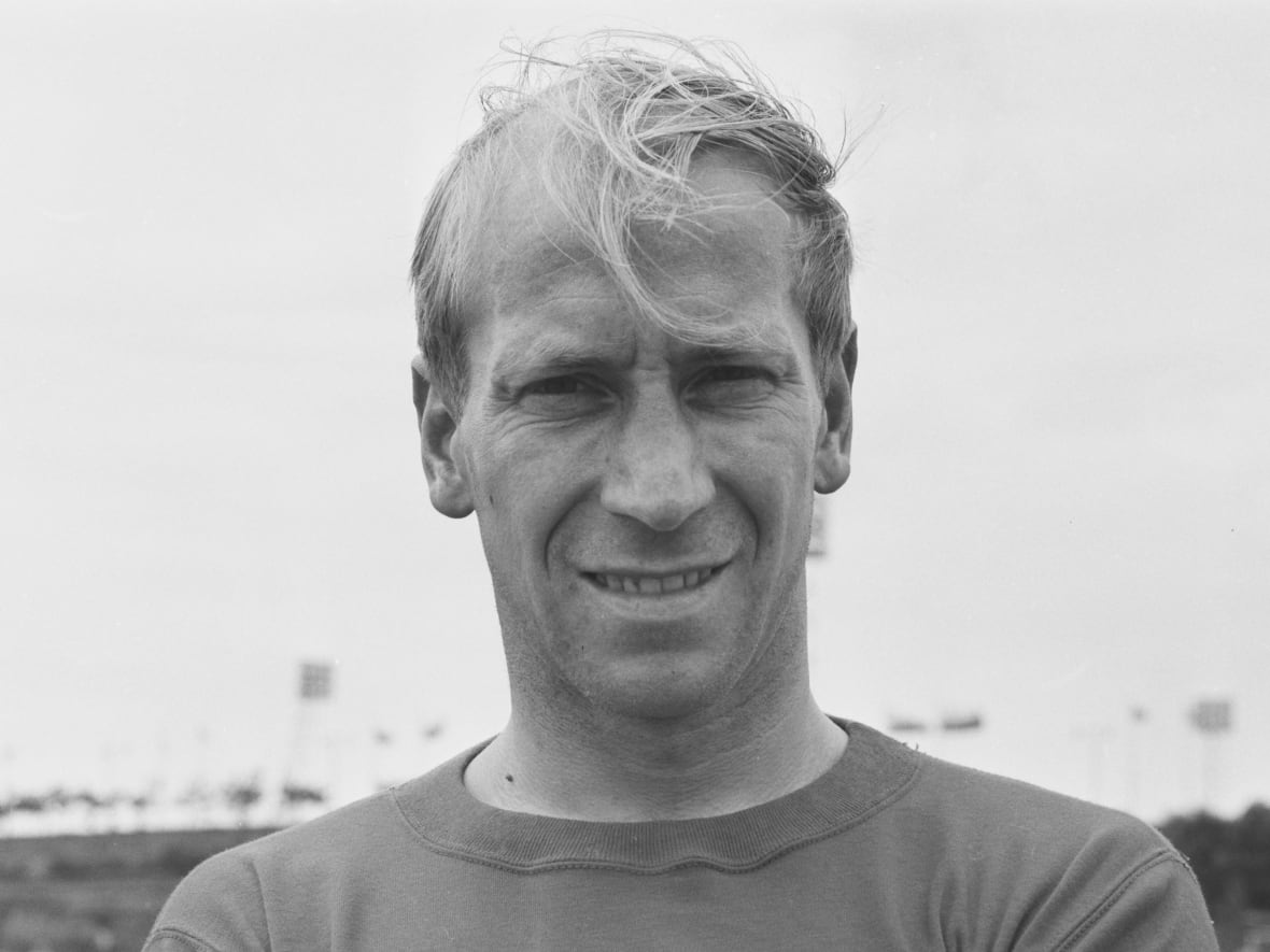 bobby charlton 1958 0024