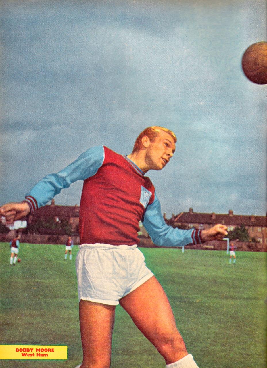 bobby moore football 0018