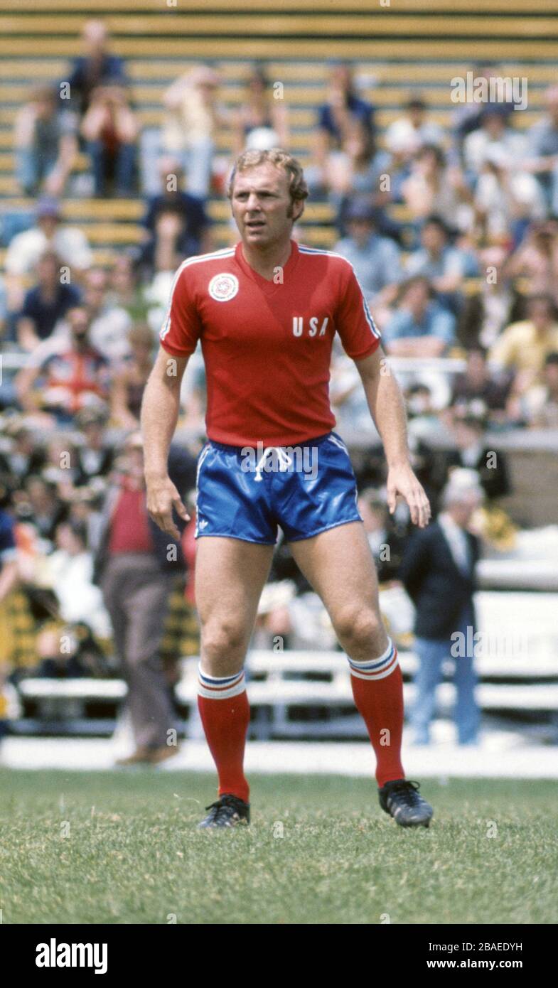 bobby moore football 0019