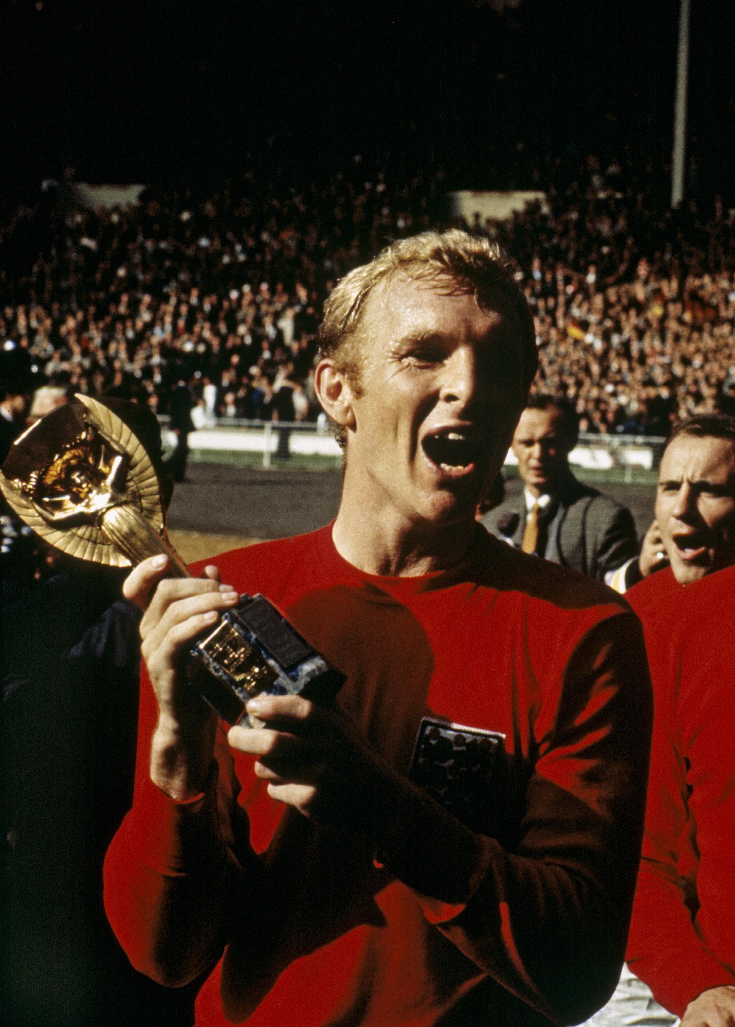 bobby moore football 0023