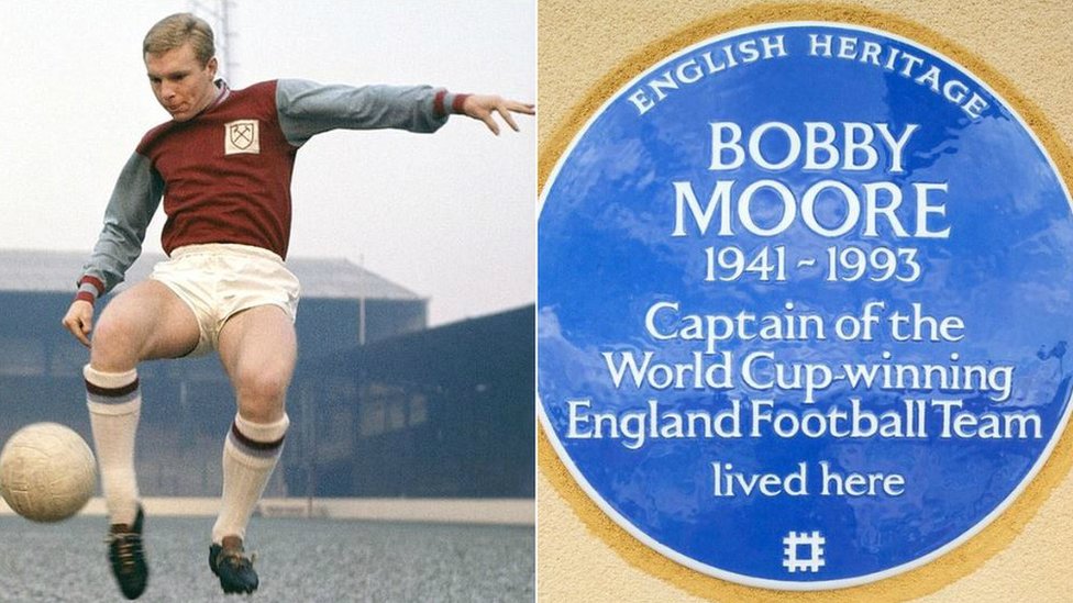bobby moore football 0035