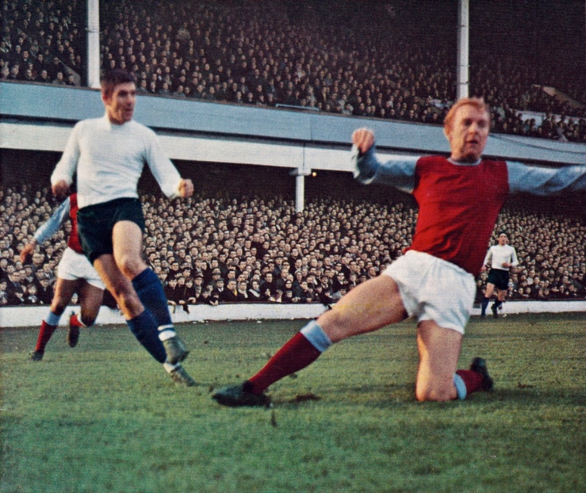 bobby moore football 0039