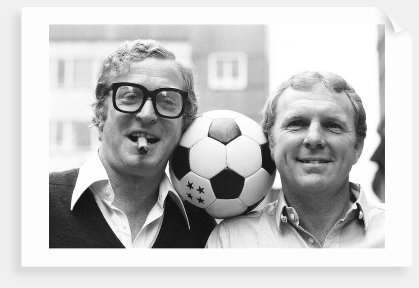 bobby moore football 0098