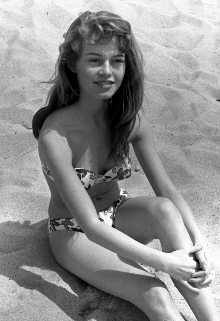 brigitte bardot beach 0043