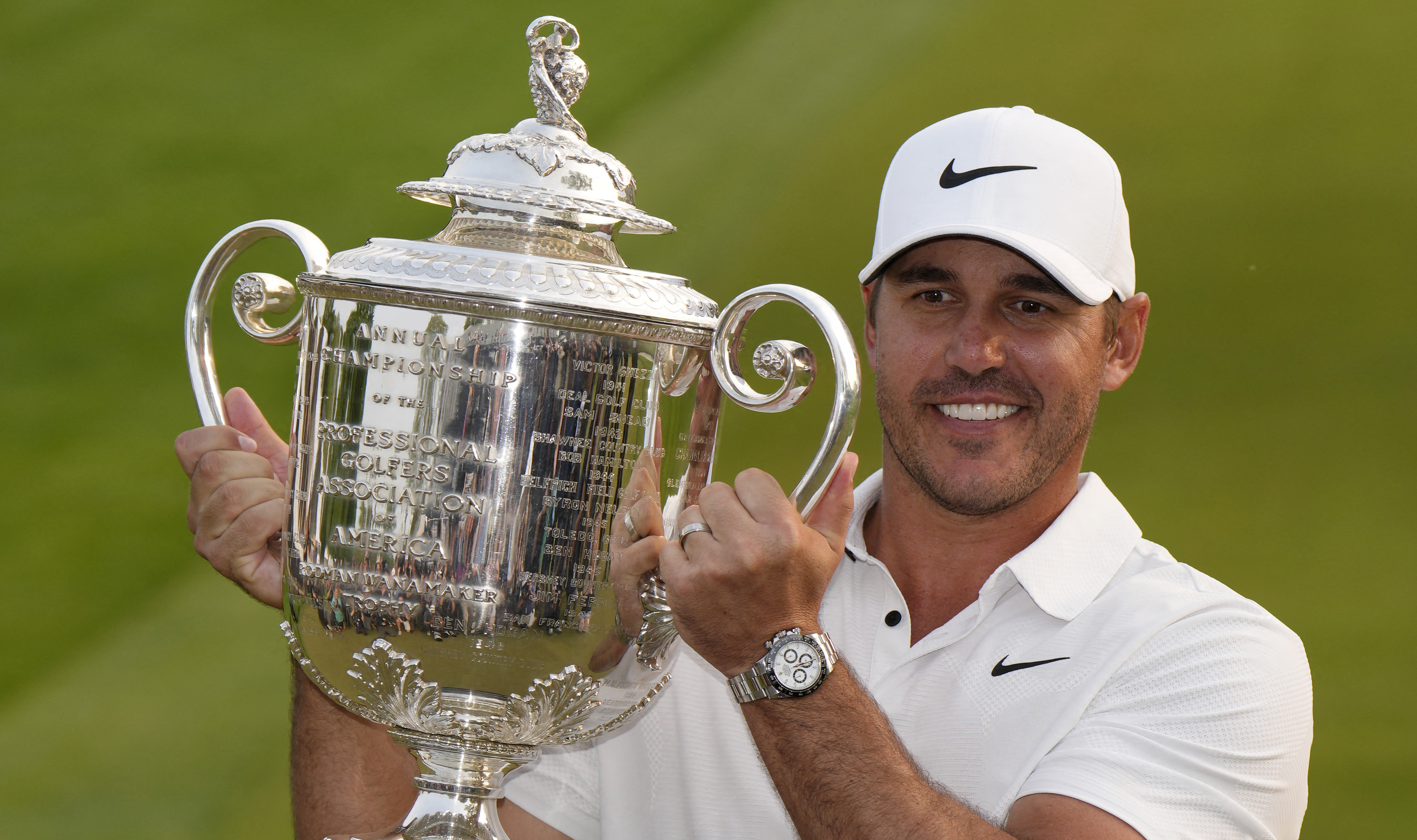 brooks koepka logo 0032