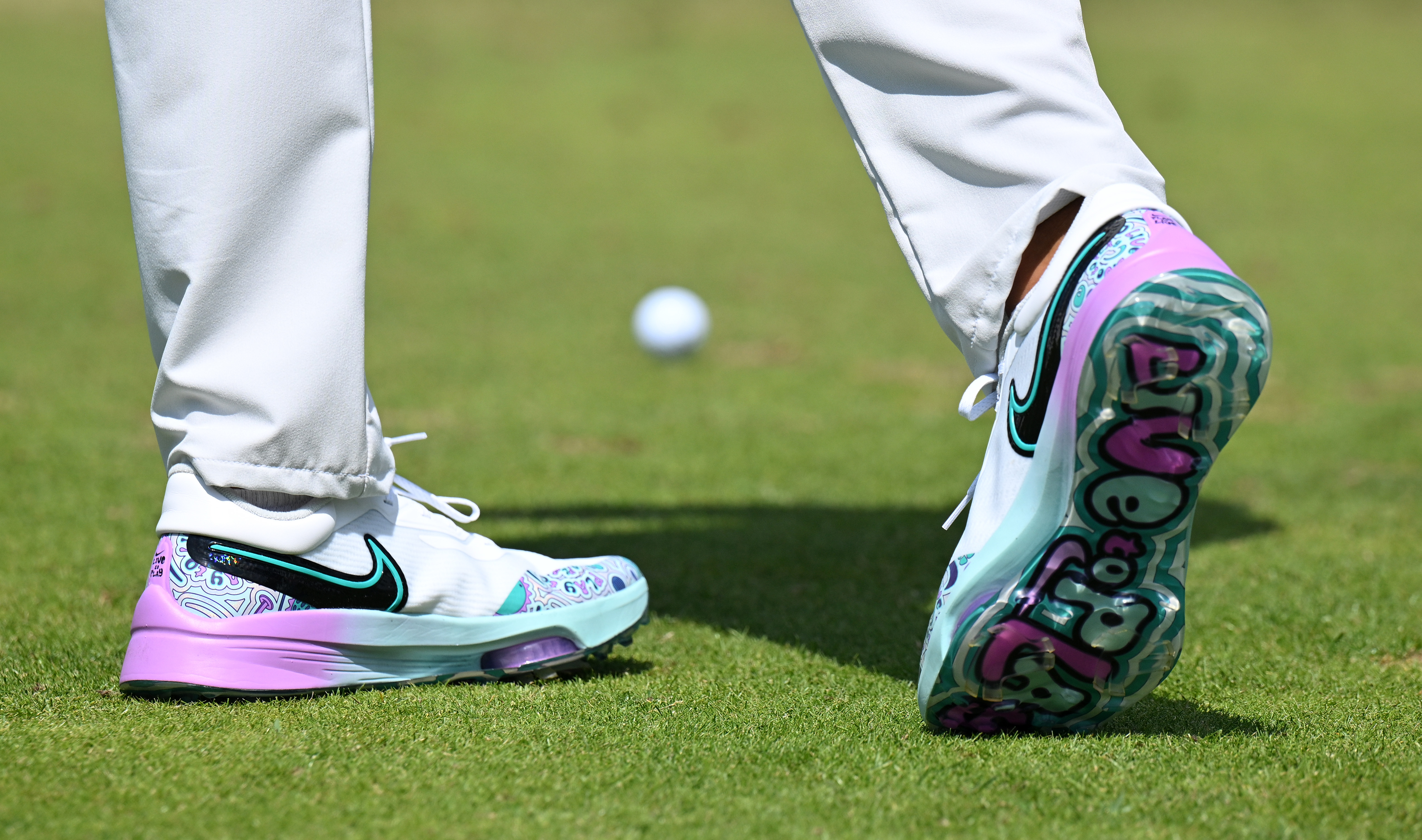 brooks koepka logo 0048