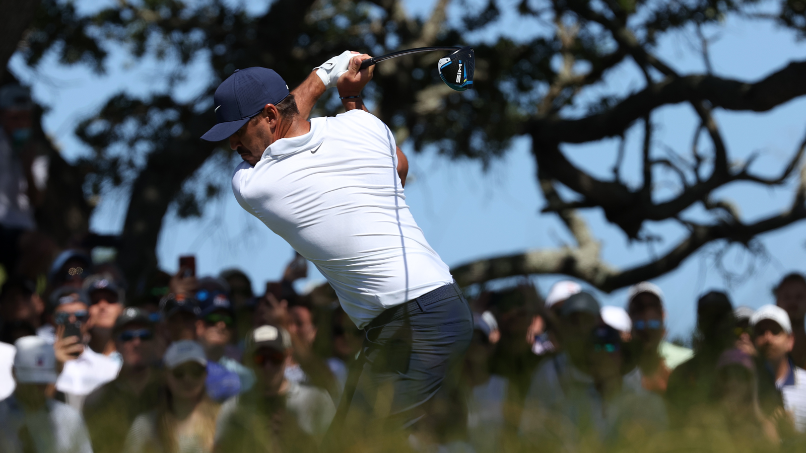 brooks koepka top of backswing 0009