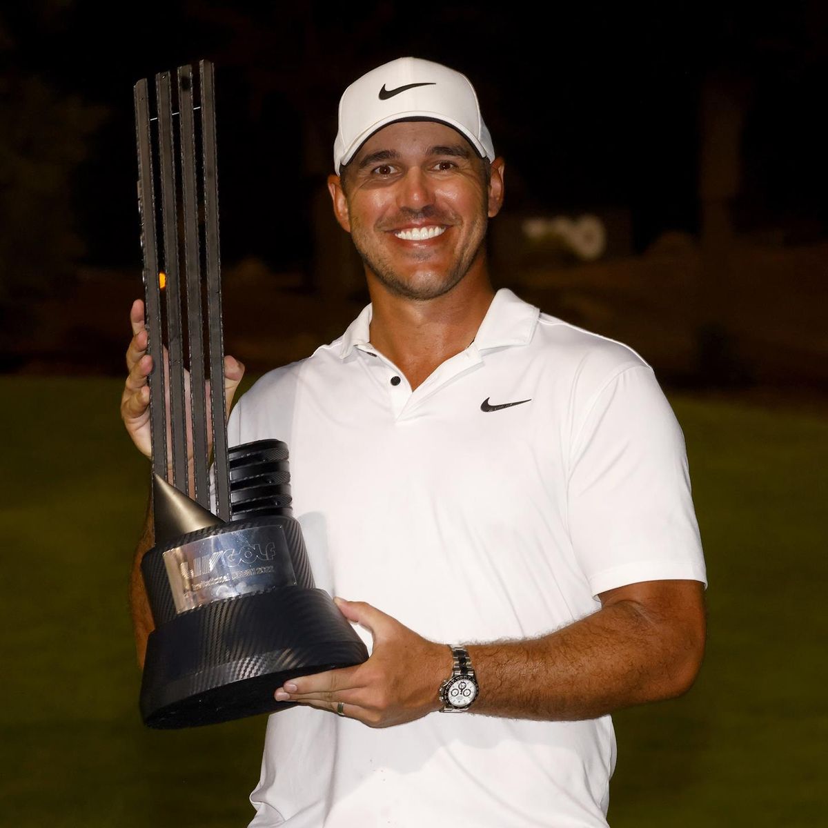 brooks koepka trophy 0022
