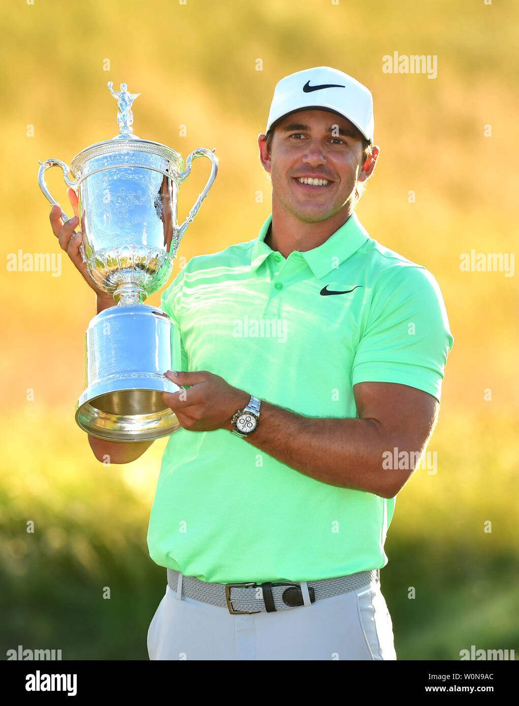 brooks koepka trophy 0030