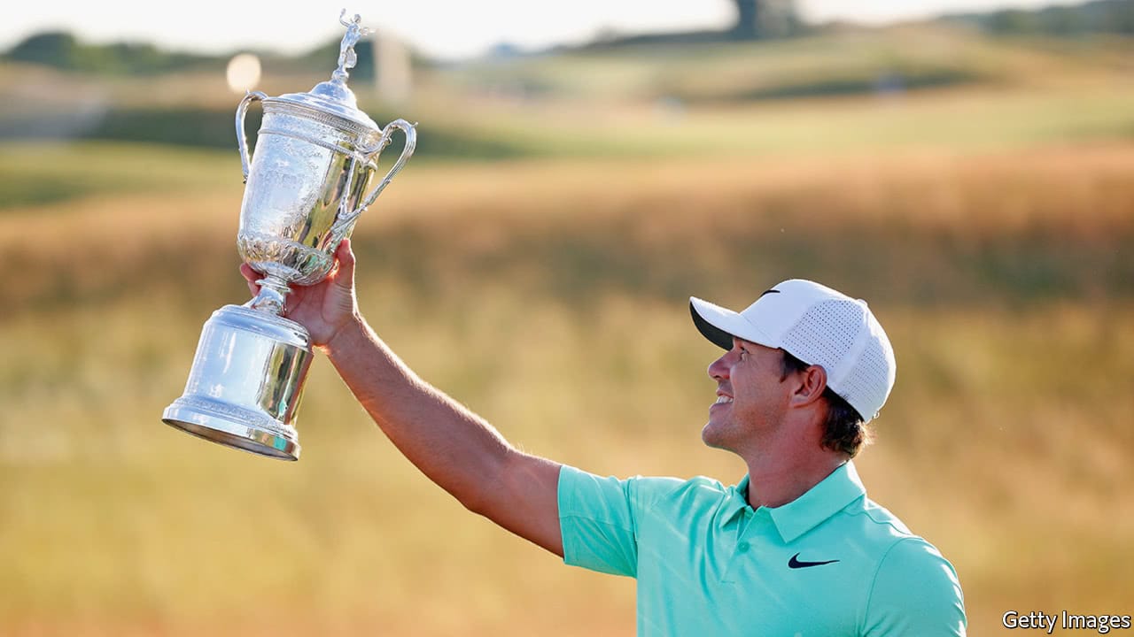 brooks koepka trophy 0039