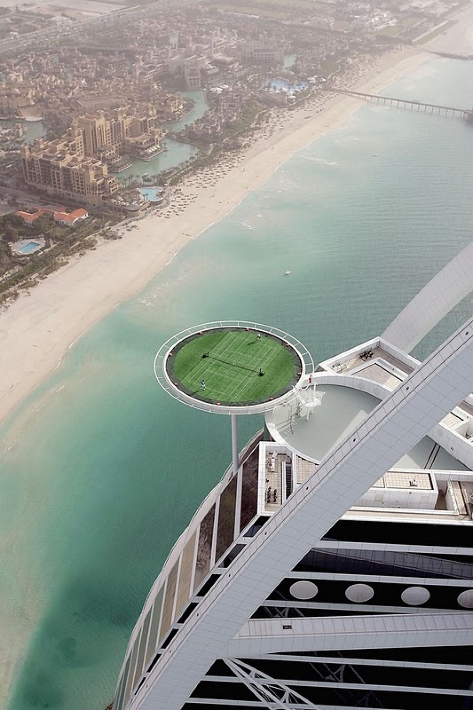burj al arab hotel tennis court 0012