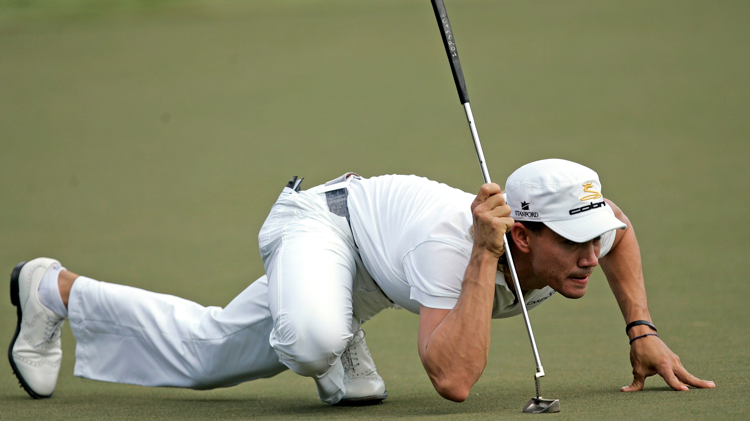 Camilo Villegas putting fundamentals.