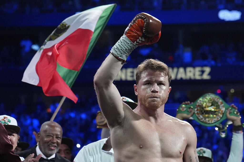 all canelo belts 0042