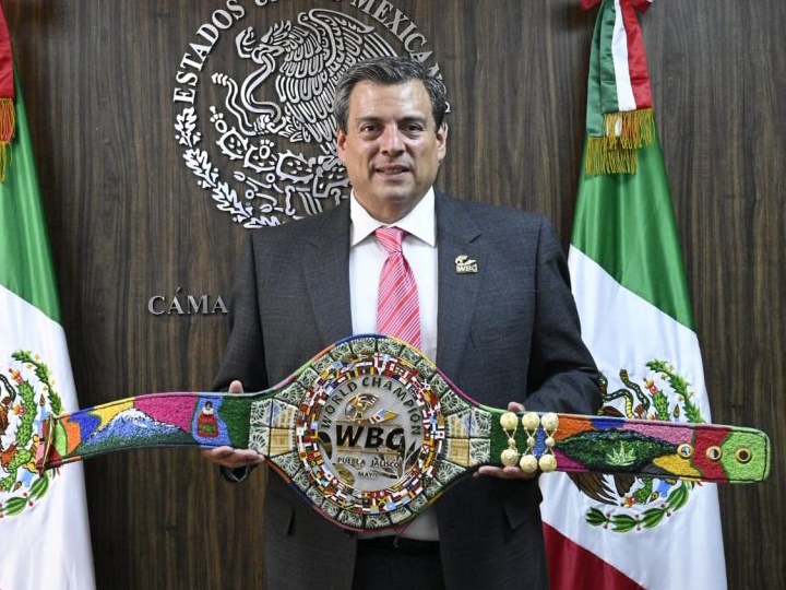 all canelo belts 0047