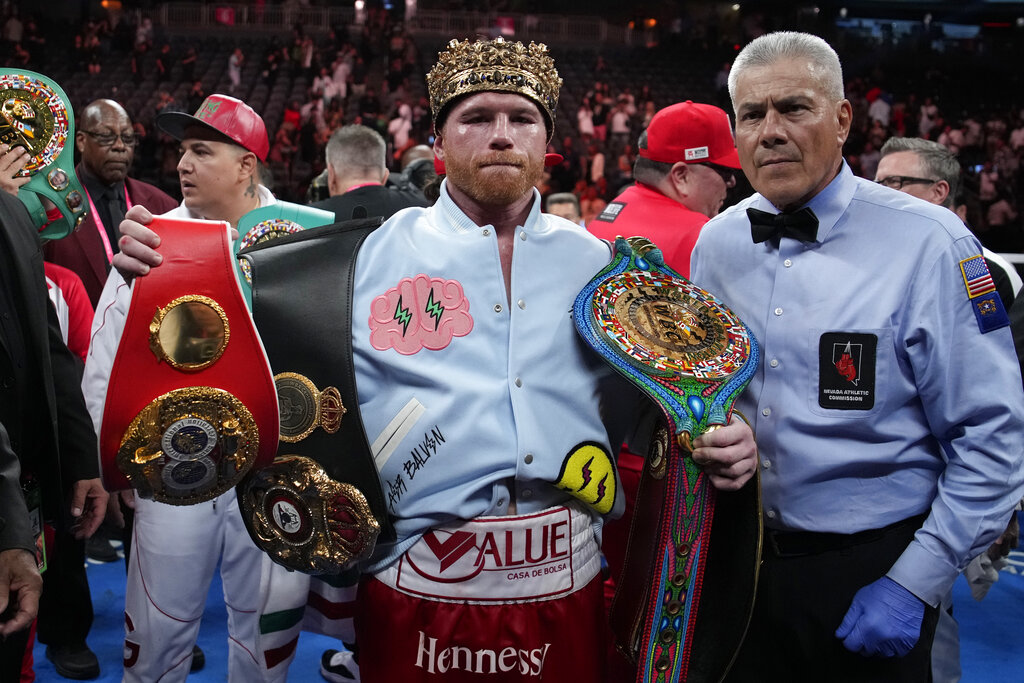 canelo with belts 0021