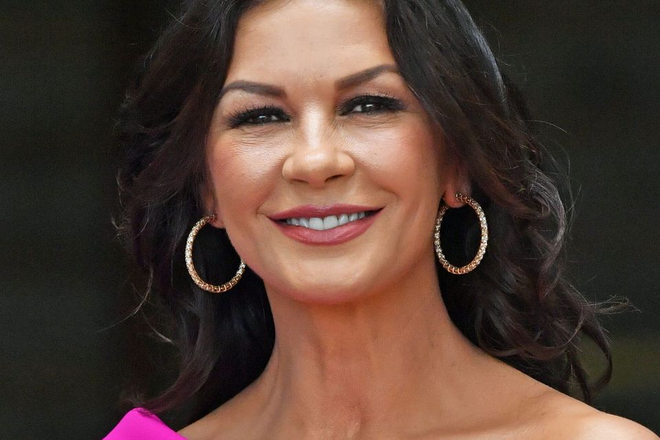 catherine zeta jones breast size 0041