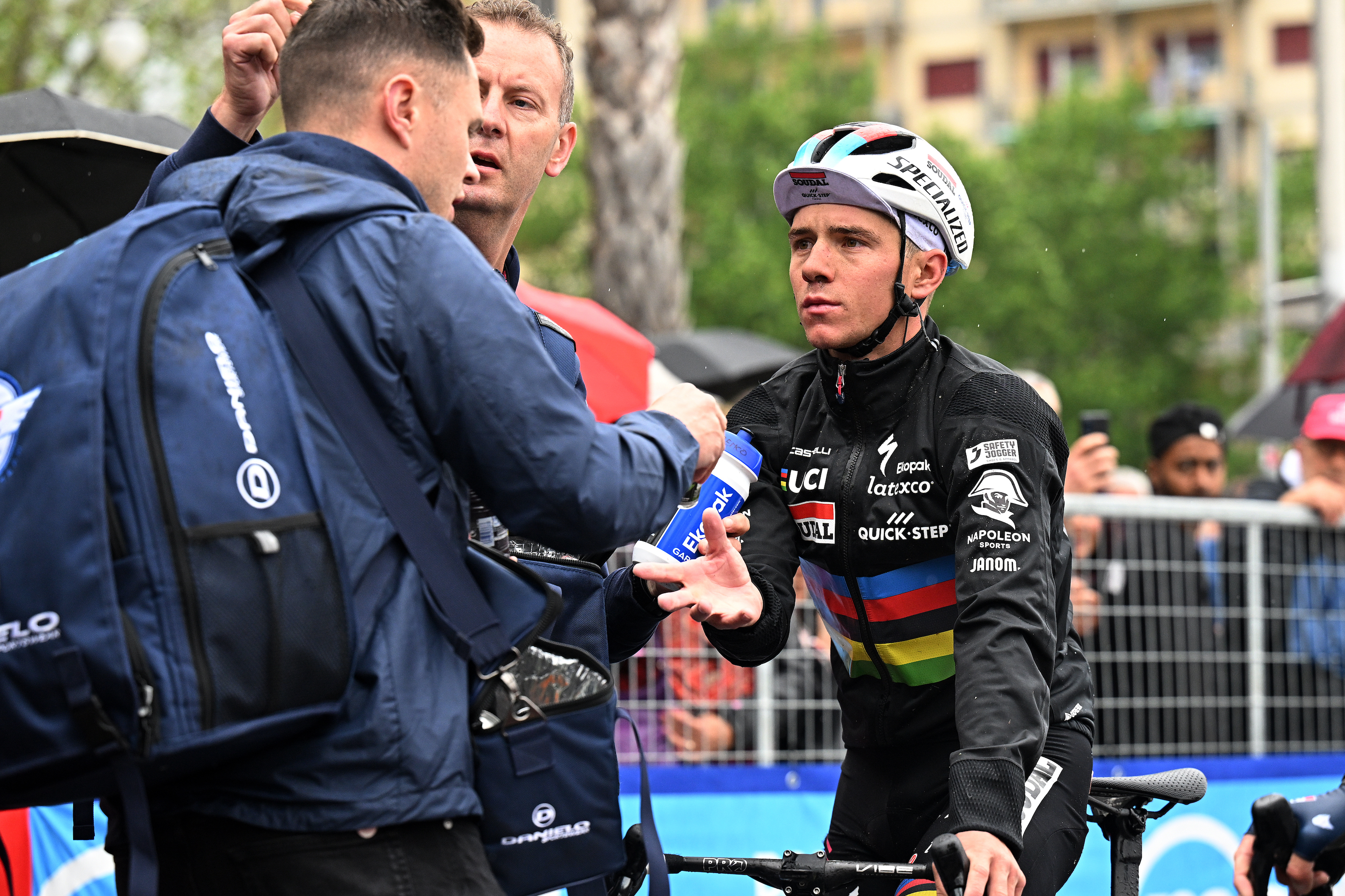 cavendish crash giro 2023 0019