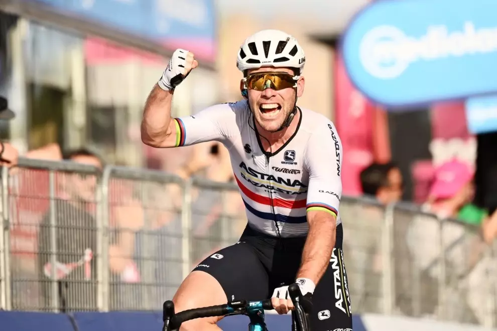 cavendish crash giro 2023 0021