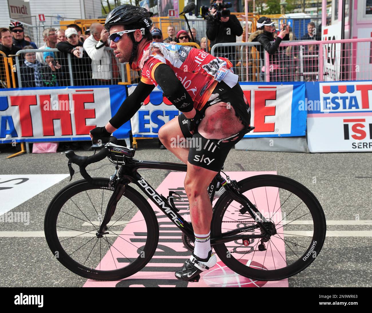 cavendish crash giro 2023 0024