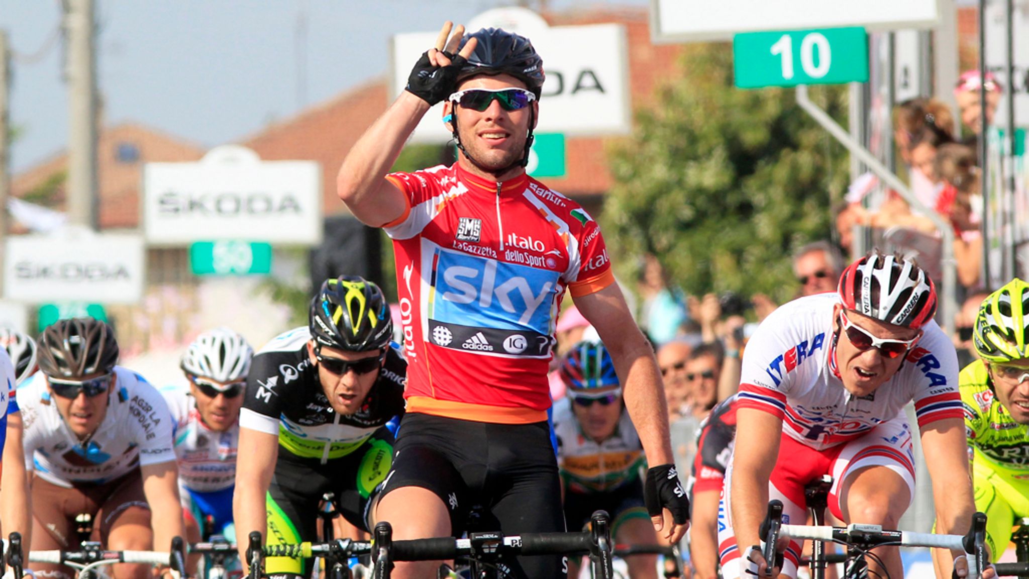 cavendish crash giro 2023 0042