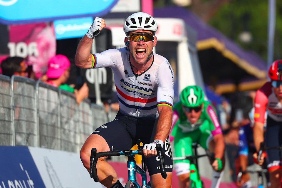 cavendish crash giro 2023 0044
