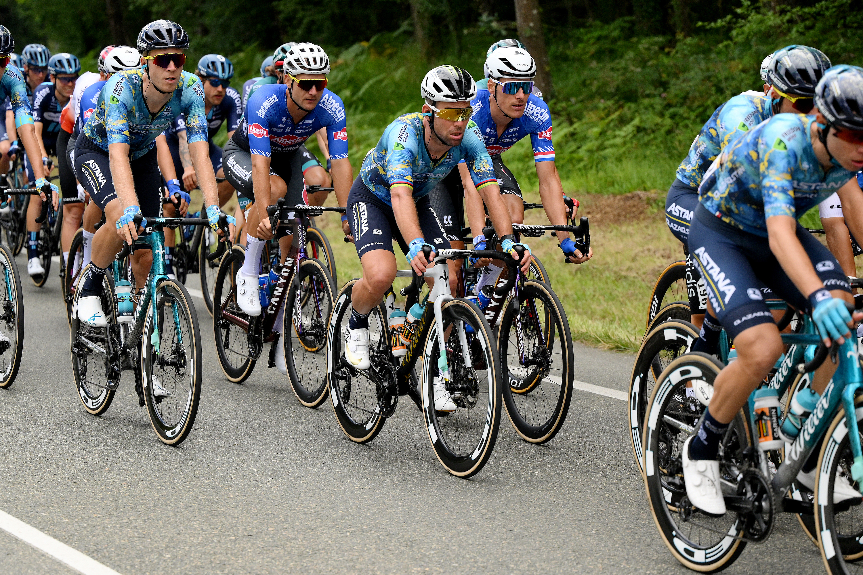 cavendish crash giro 2023 0048