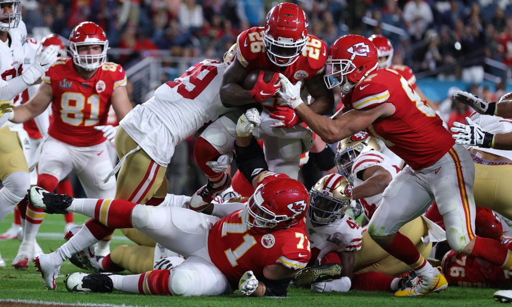 chiefs circle huddle 0033