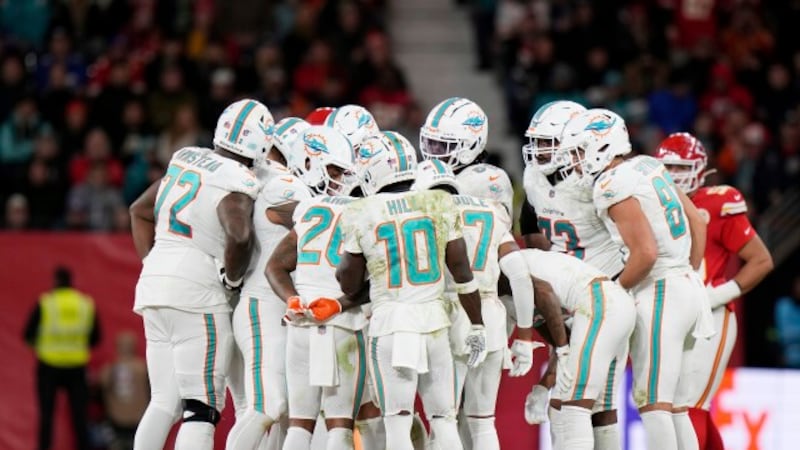 chiefs circle huddle 0036