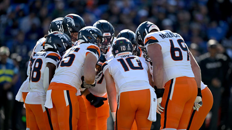 chiefs circle huddle 0041