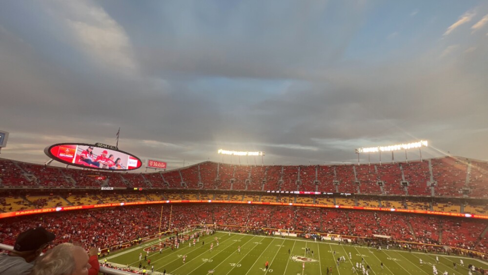 chiefs game day images 0048