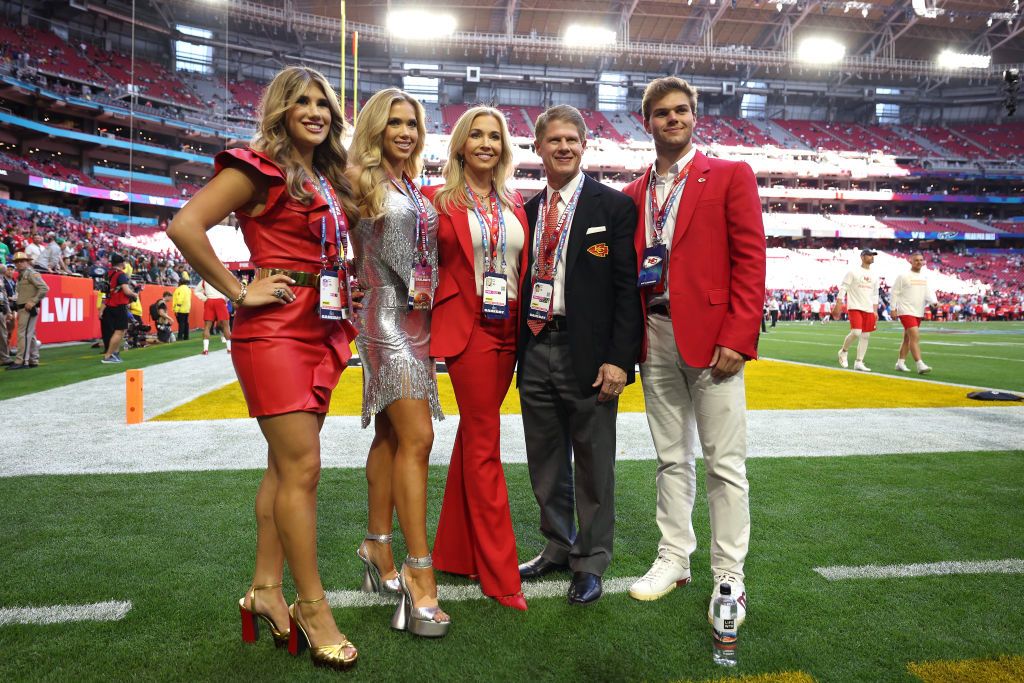 chiefs group picture 0022
