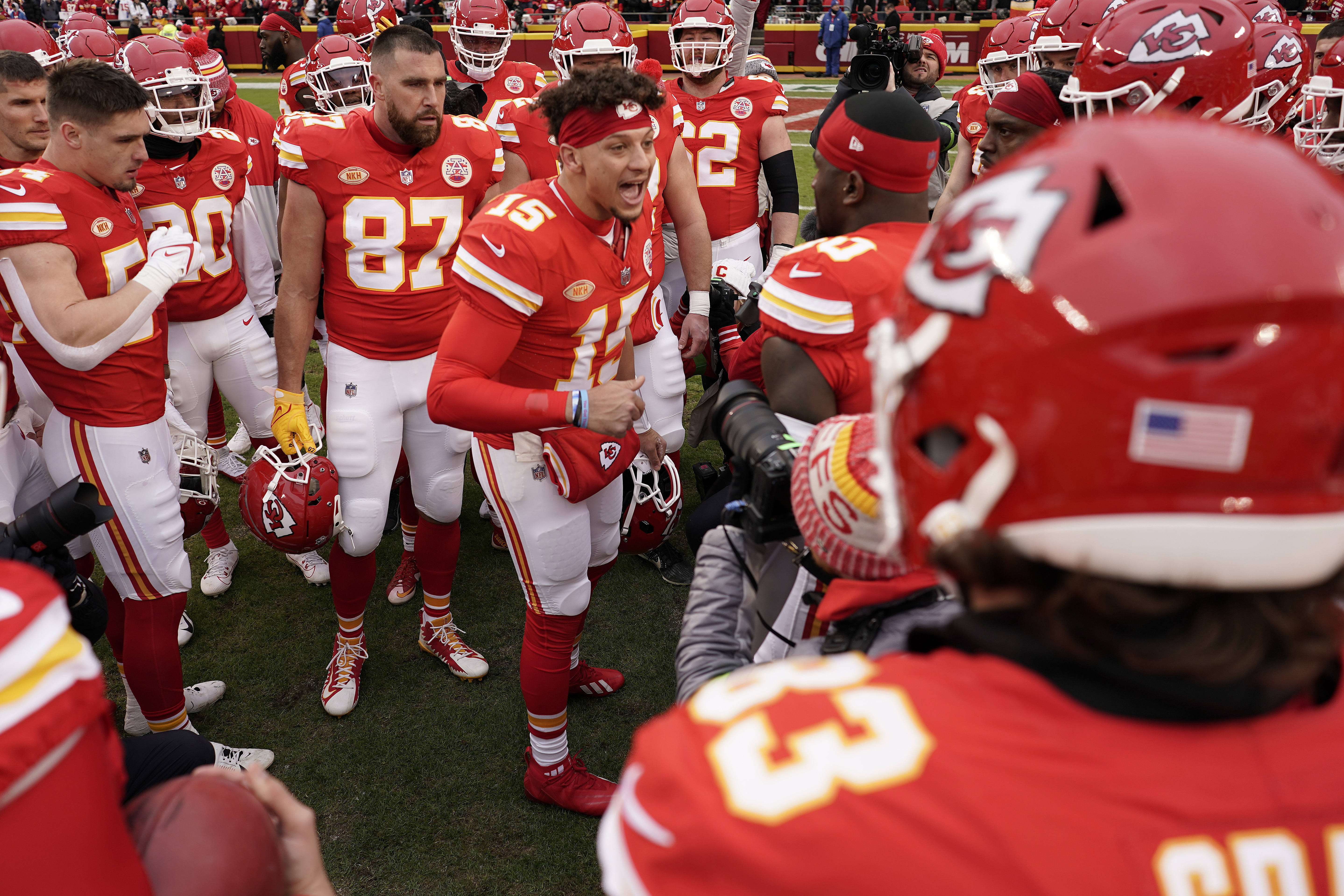 chiefs group picture 0031