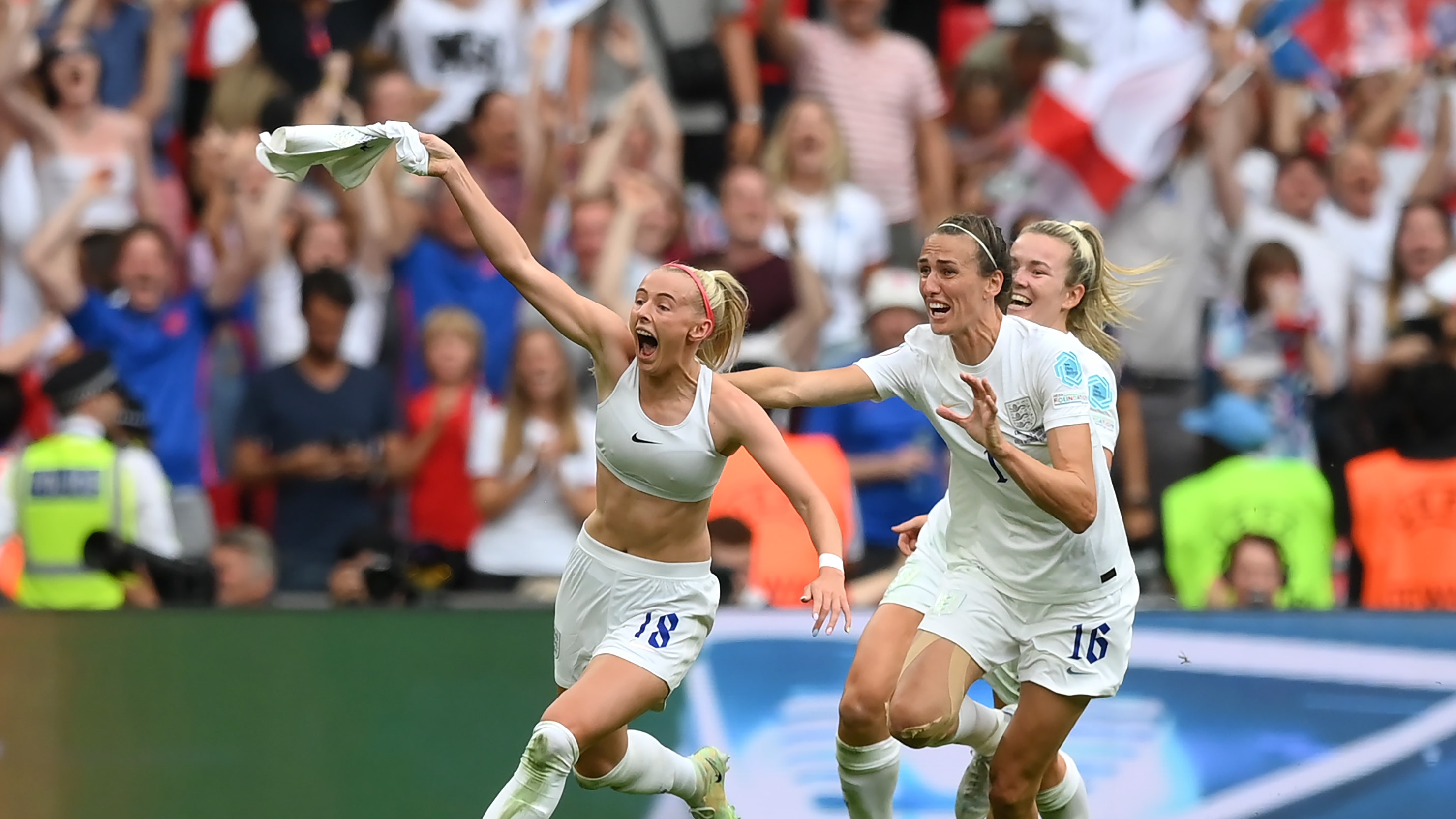 chloe kelly england goal 0011