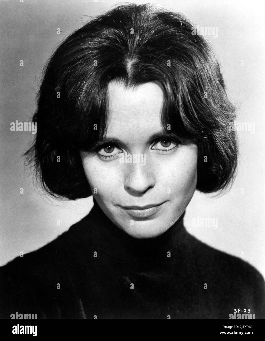 claire bloom 2020 0024