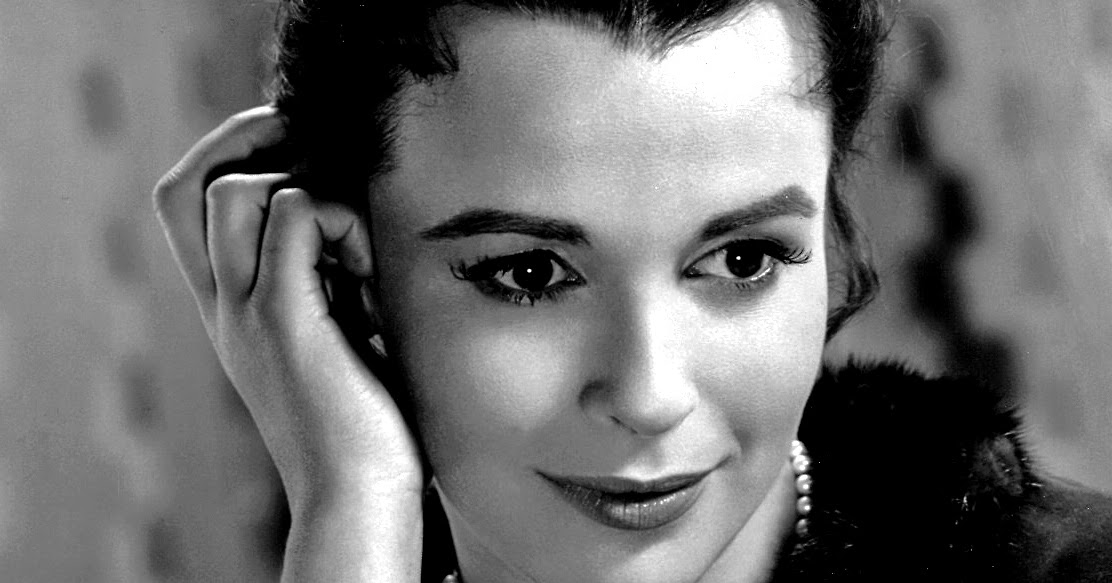 claire bloom 2020 0043