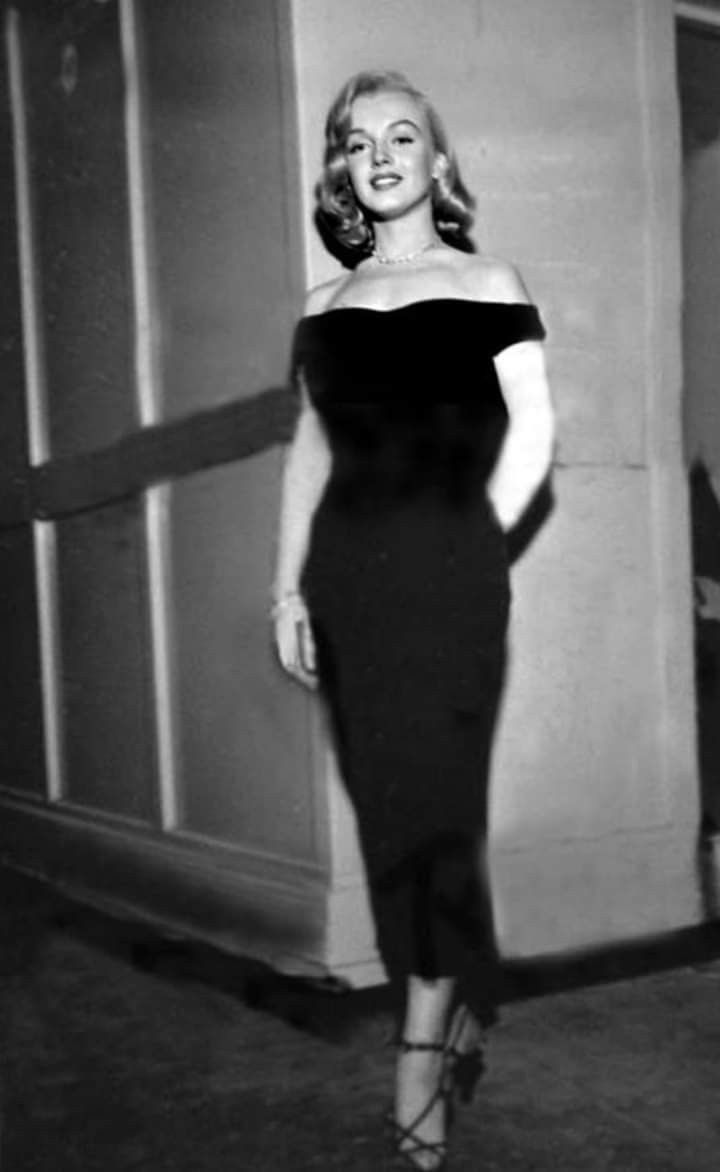 classic Hollywood dresses
