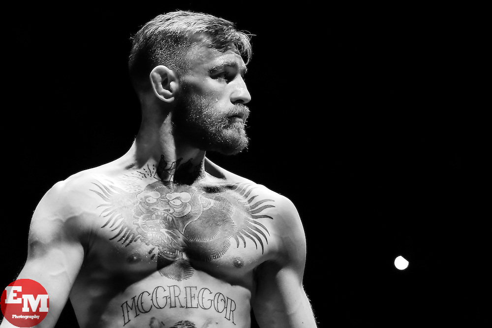 conor mcgregor black and white 0035