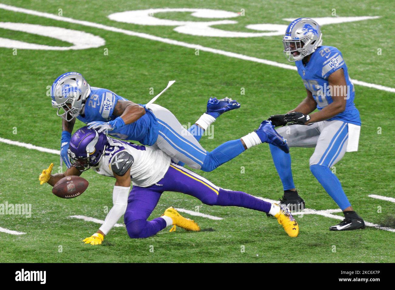 cool football catches wallpaper 0013