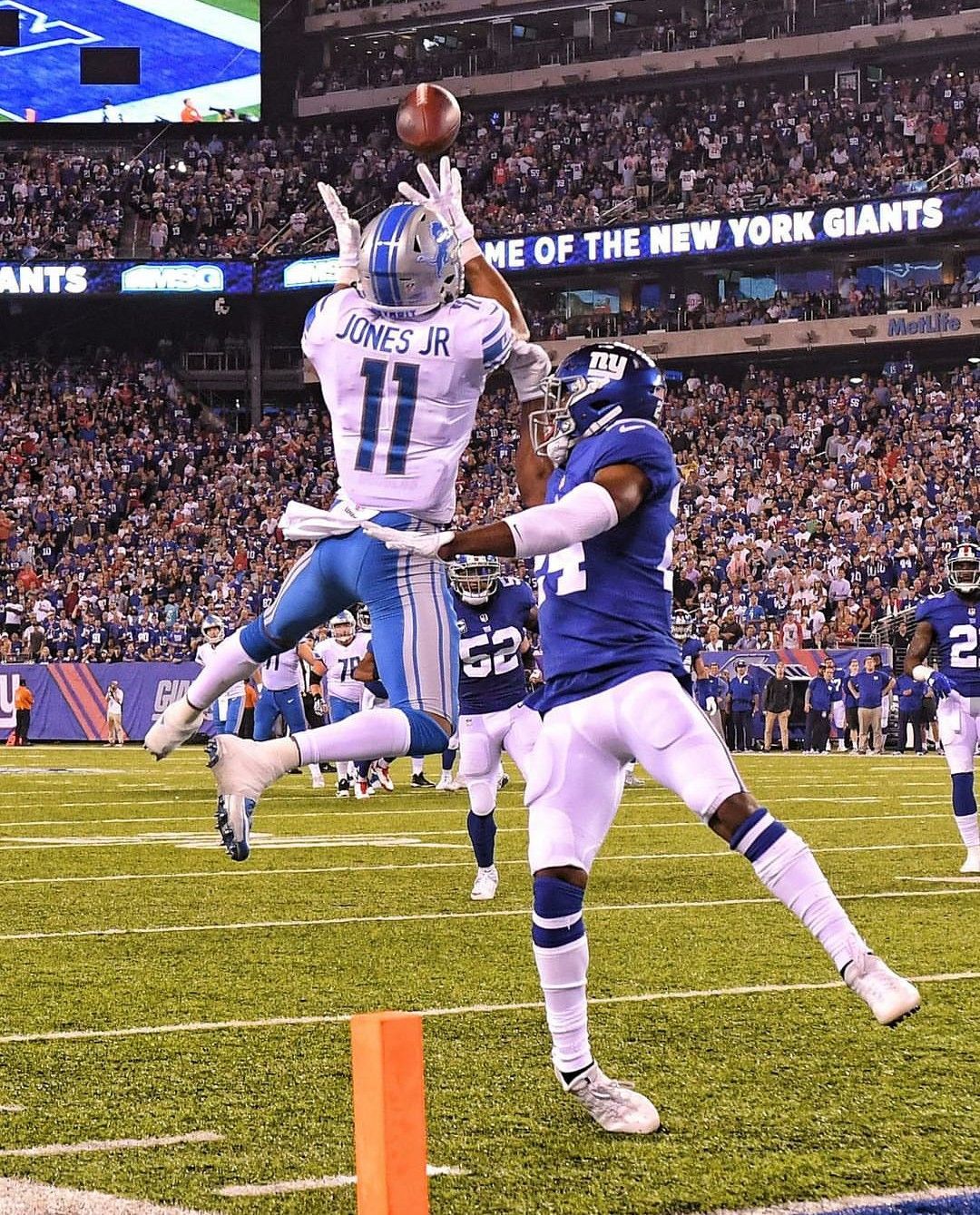 cool football catches wallpaper 0014
