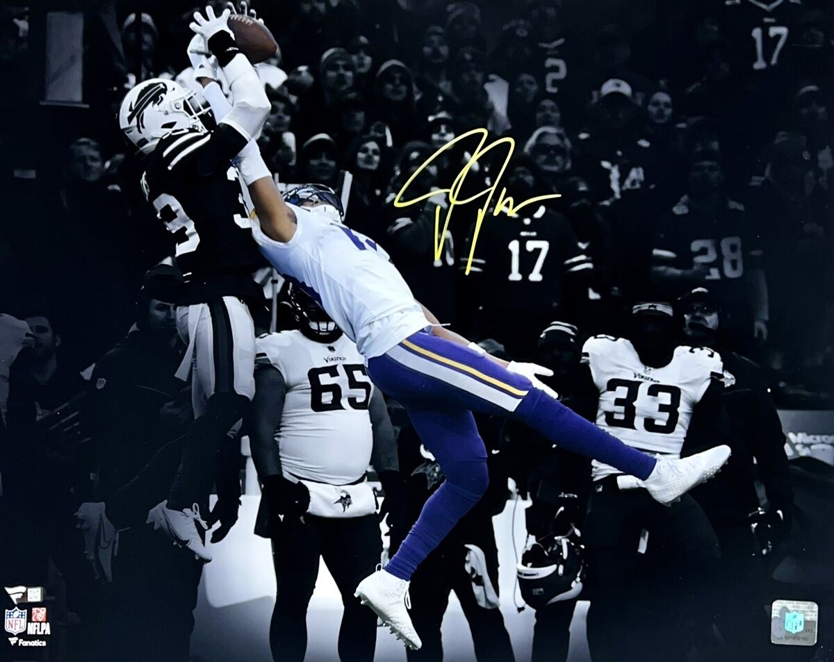 cool football catches wallpaper 0020