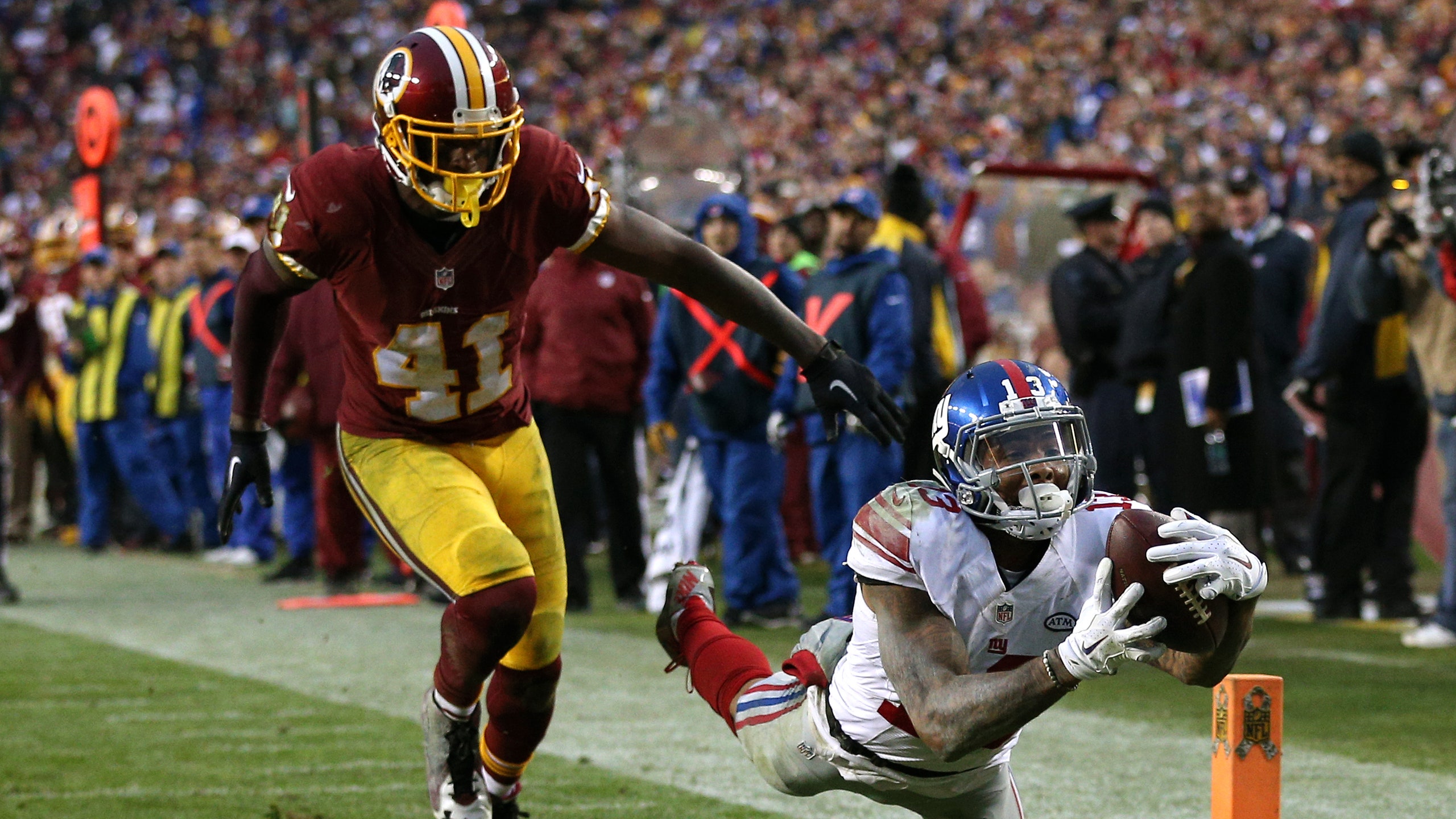 cool football catches wallpaper 0028