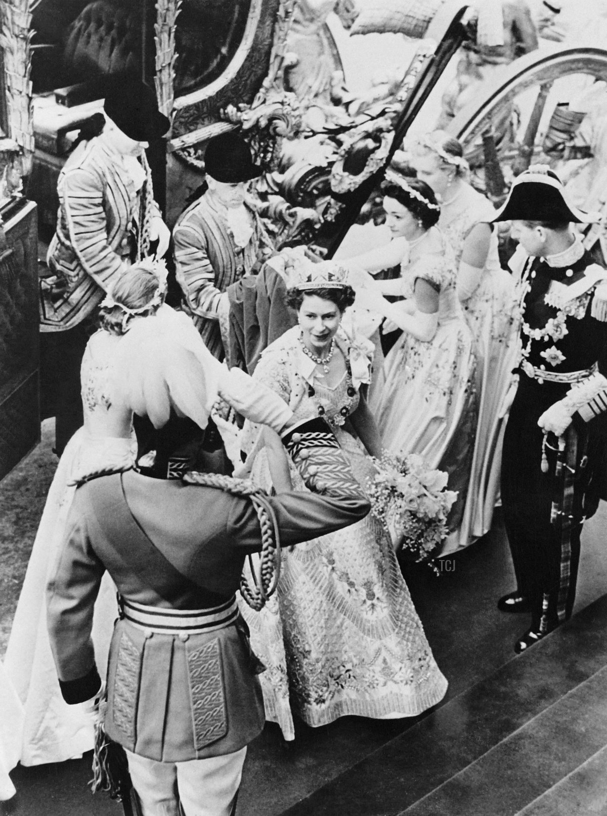 coronation gown of elizabeth ii 0046