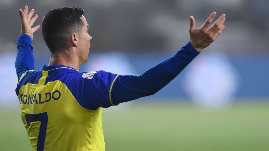 CR7 appearance changes.