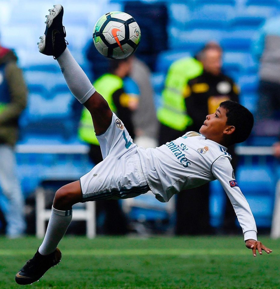 cr7 free kick 0038