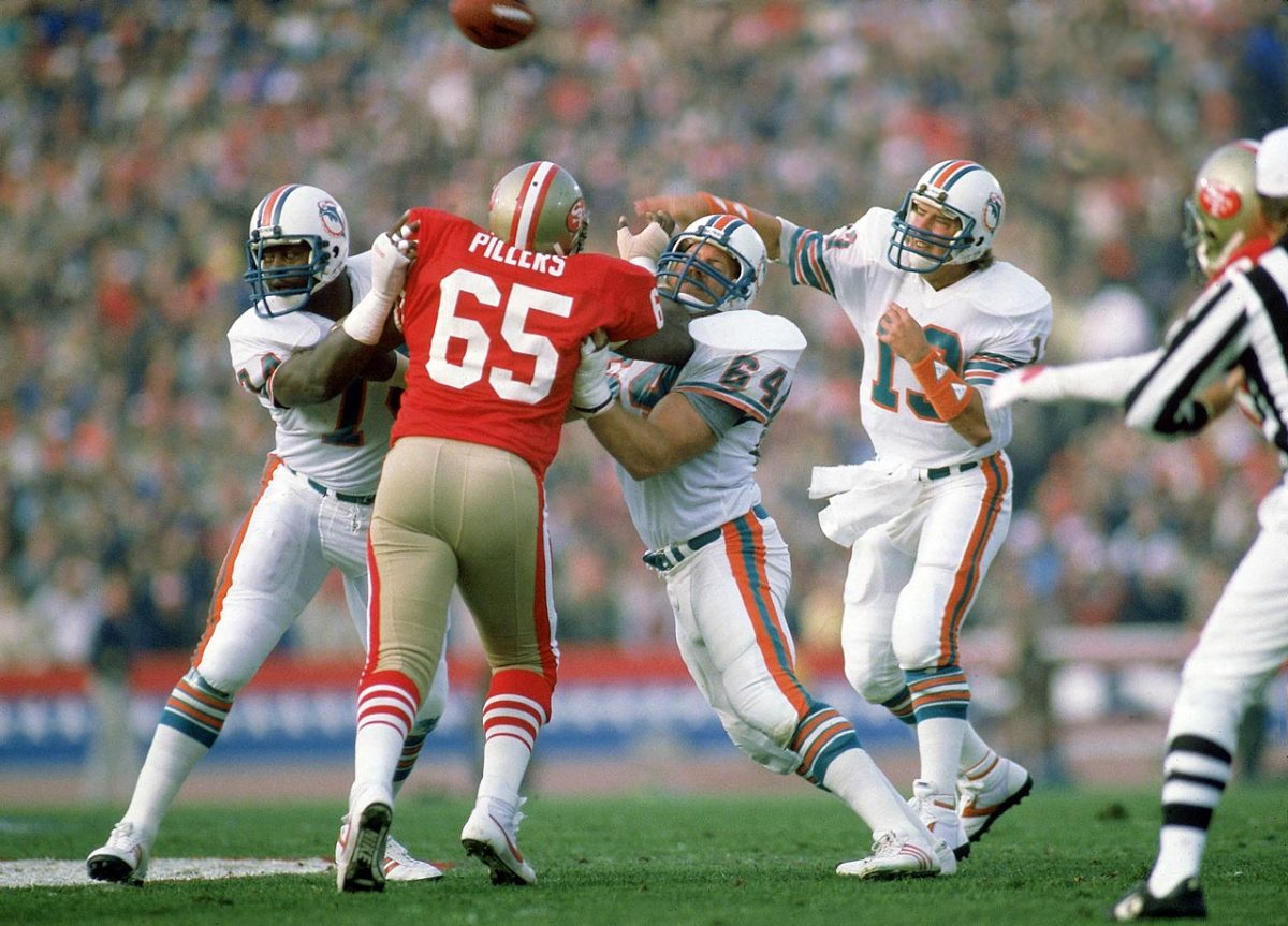 Dan Marino records 1985