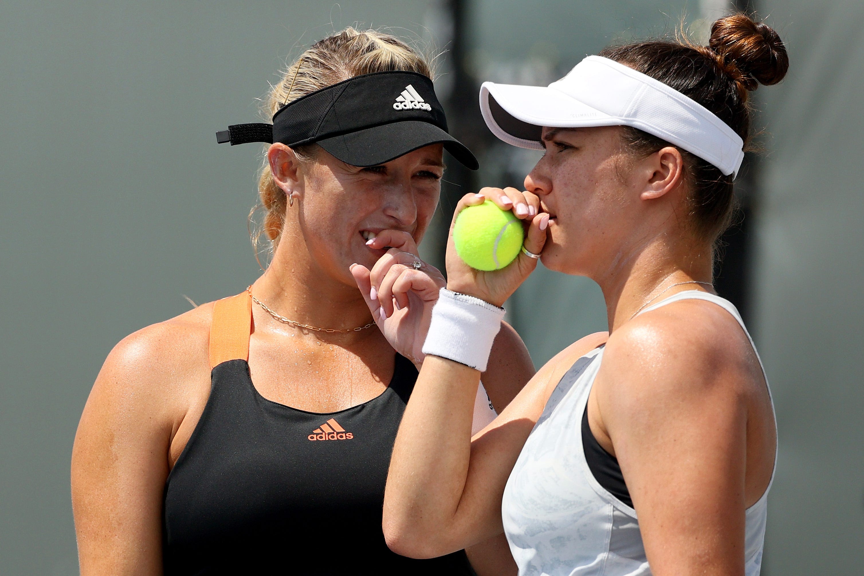 Desirae Krawczyk doubles partner
